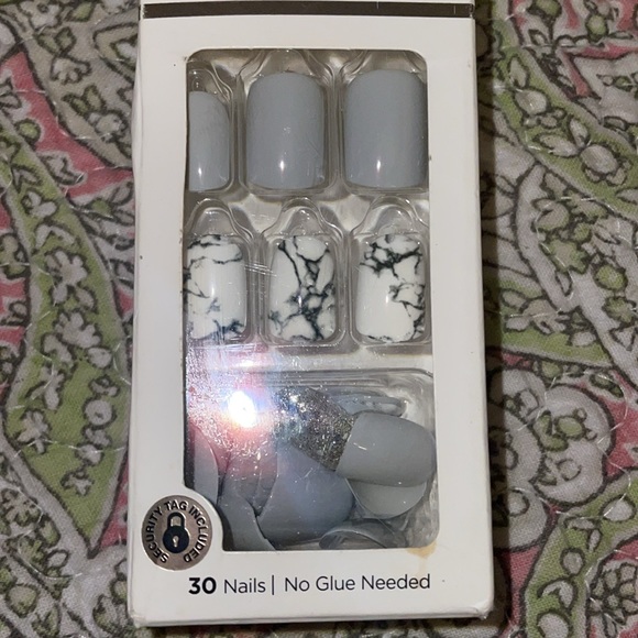Bnib imPress Press-on nails, short length, 30 nails kit grey/marble color - Picture 2 of 6
